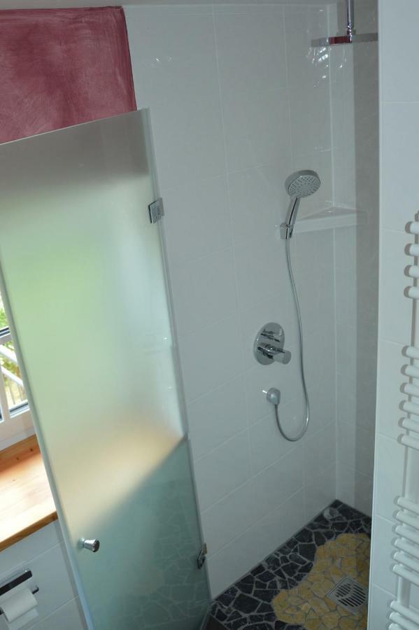 Ferienwohnung Im Sommerhaus เบิร์ชเทสกาเดน ภายนอก รูปภาพ