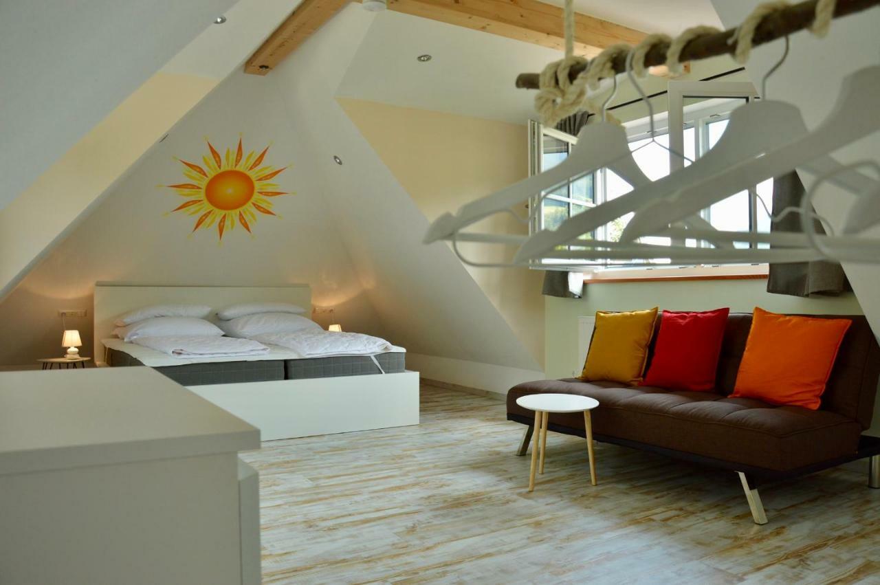 Ferienwohnung Im Sommerhaus เบิร์ชเทสกาเดน ภายนอก รูปภาพ